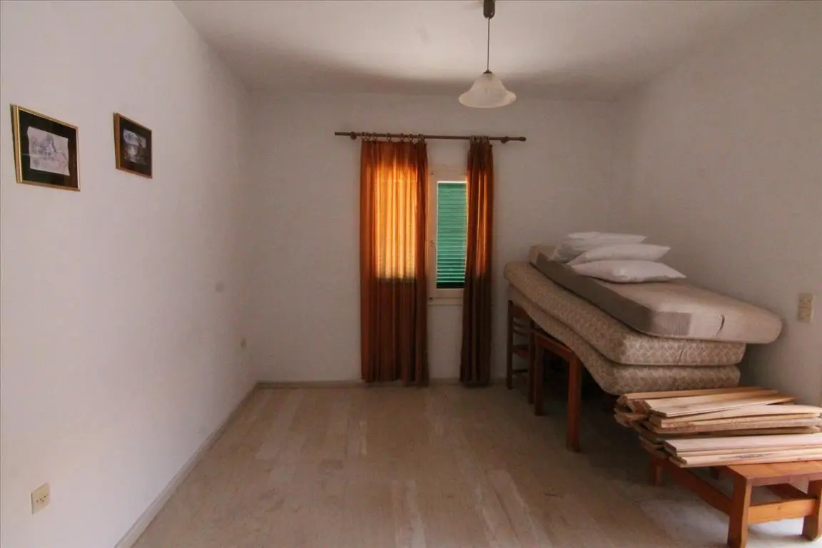 Hotel Of 260 M² With Rooms In Corfu