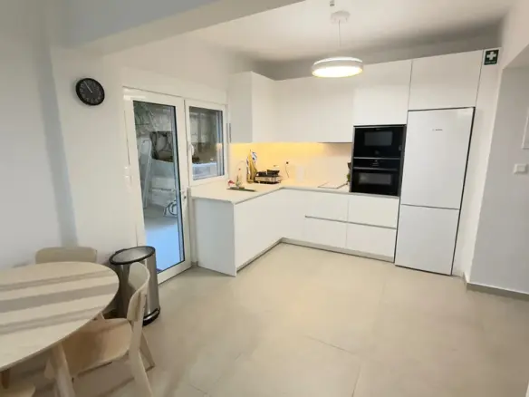1-bedroom Flat In Alimos, Greece (54 M²)