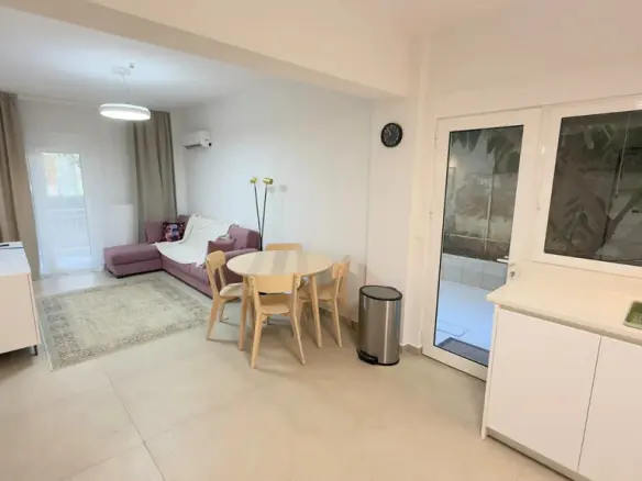 1-bedroom Flat In Alimos, Greece (54 M²)