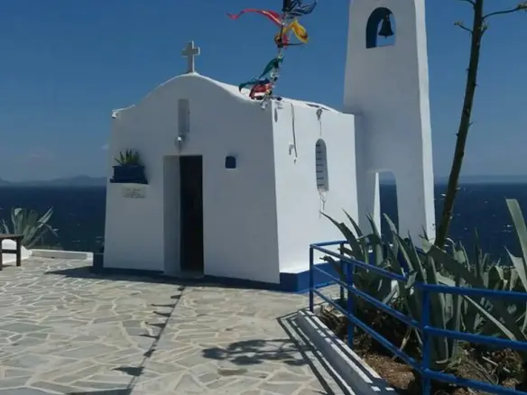 8-bedroom Detached House In Rafina, Greece (370 M²)