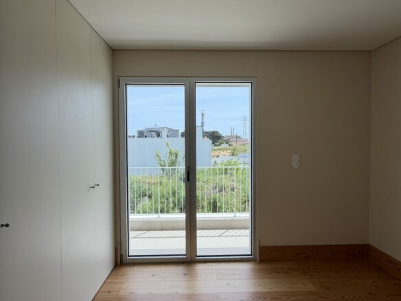 House With 3 Floors T4 + 1 Almada /portugal