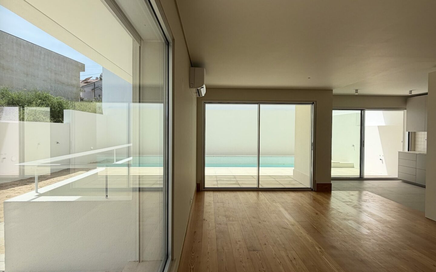 House With 3 Floors T4 + 1 Almada /portugal