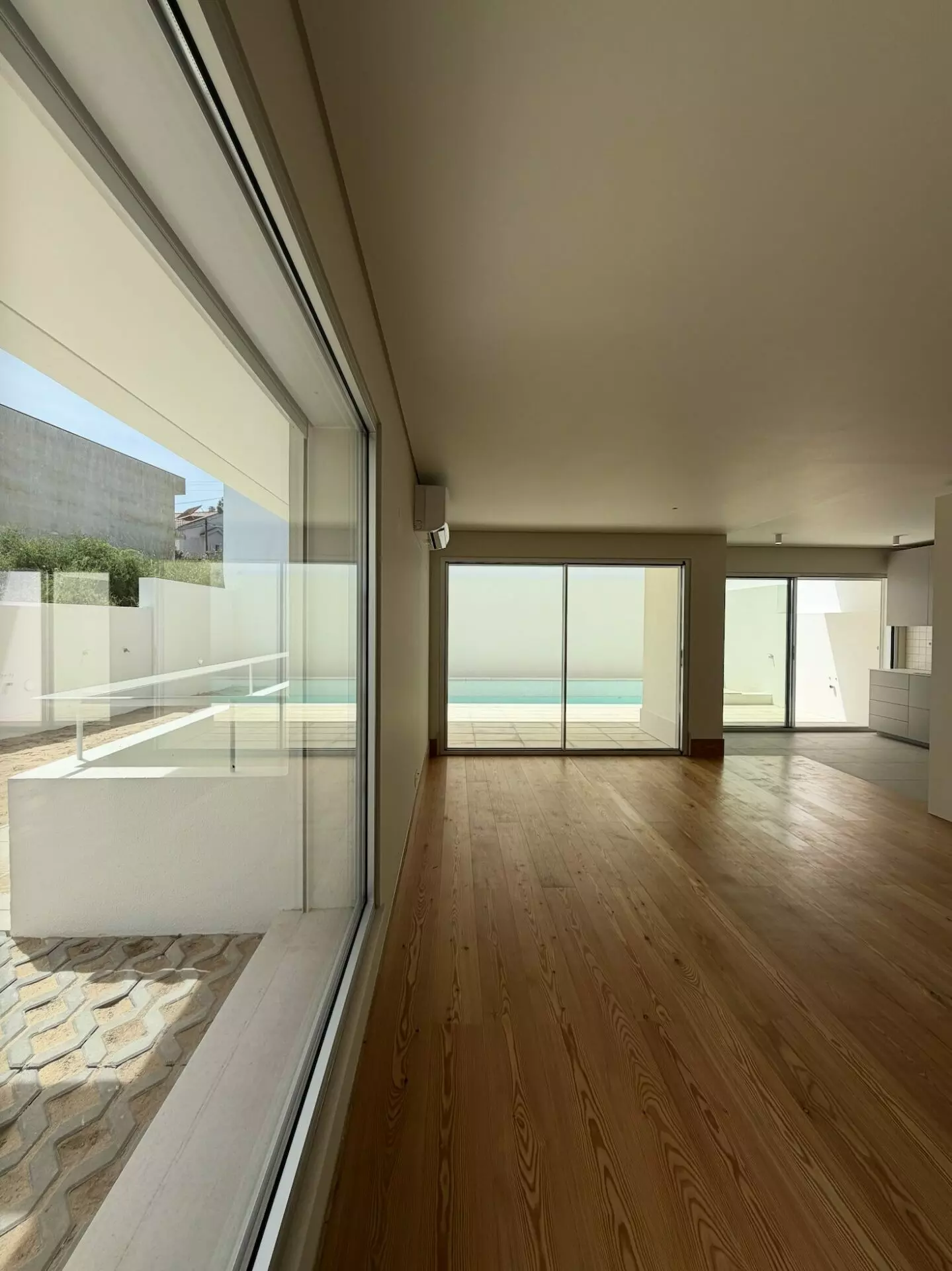 House With 3 Floors T4 + 1 Almada /portugal