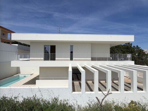House With 3 Floors T4 + 1 Almada /portugal
