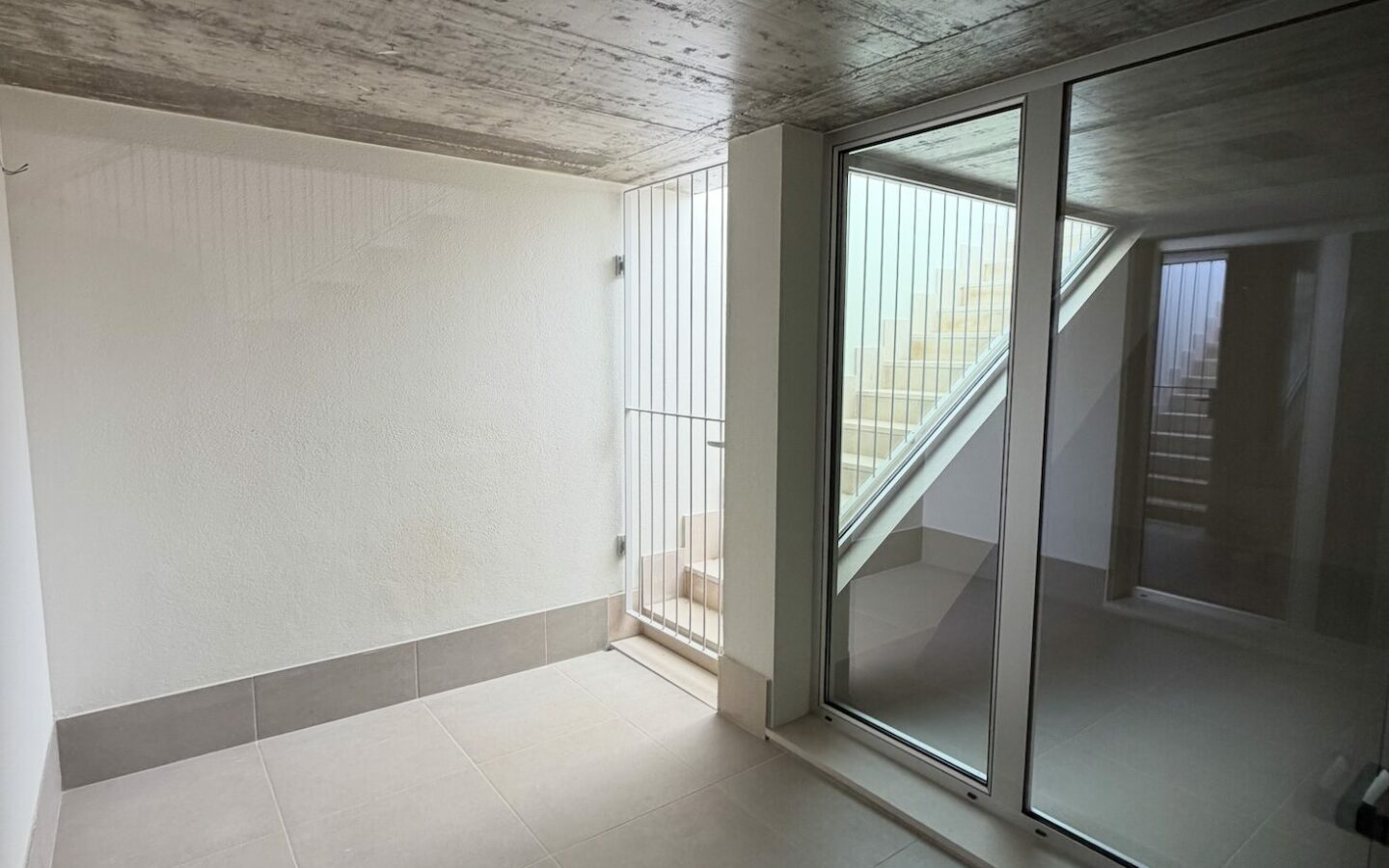House With 3 Floors T4 + 1 Almada /portugal