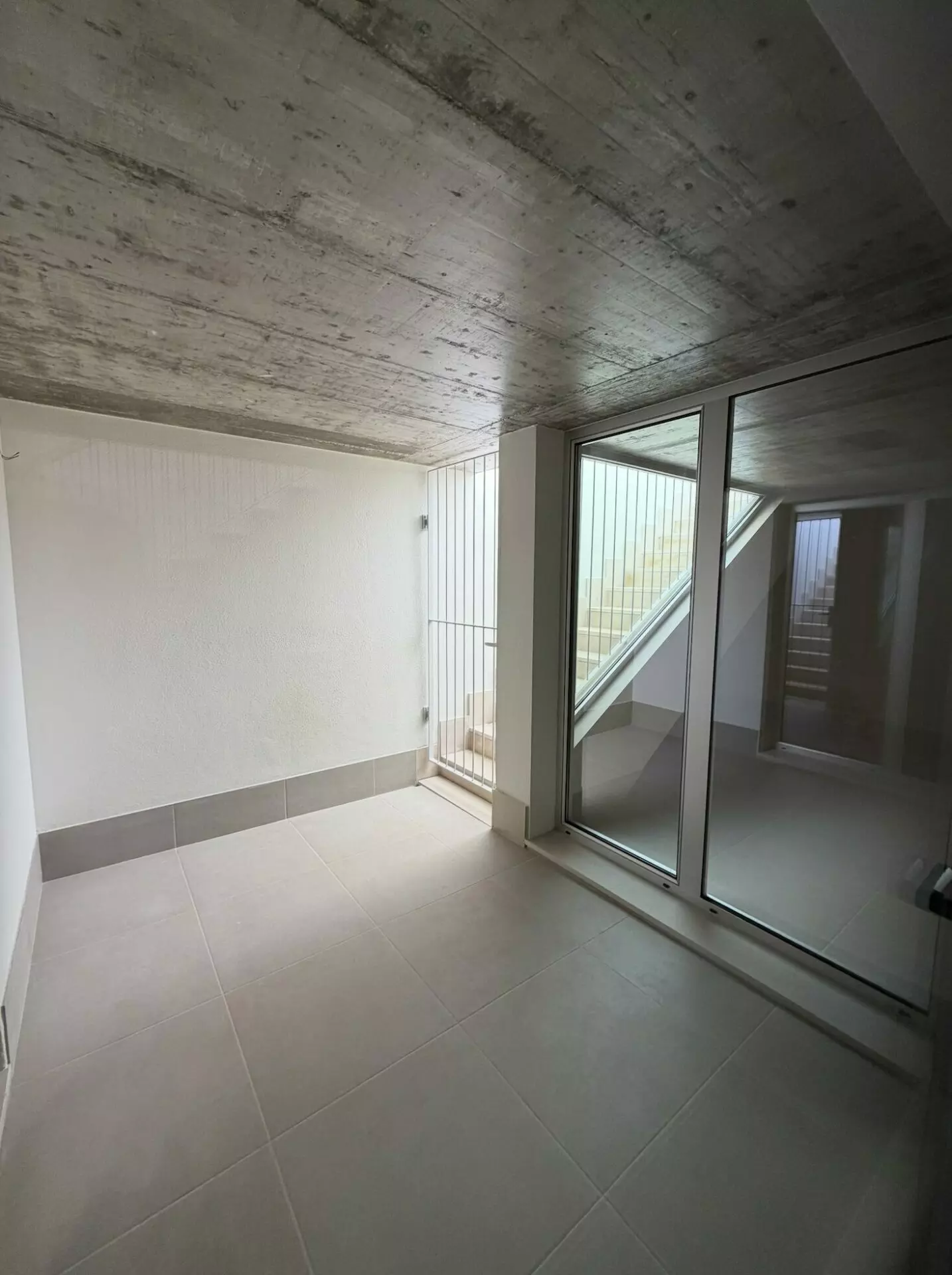 House With 3 Floors T4 + 1 Almada /portugal