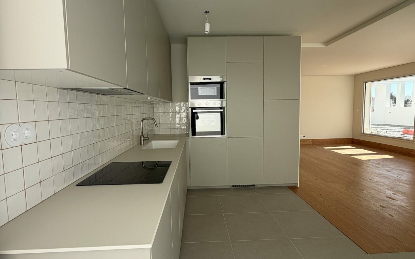 House With 3 Floors T4 + 1 Almada /portugal