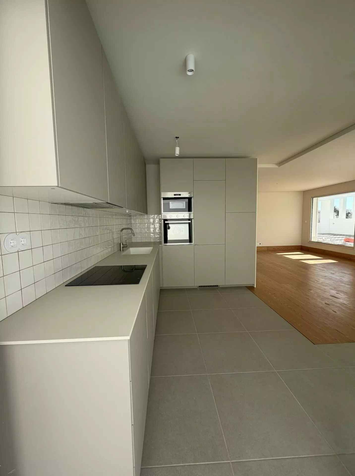 House With 3 Floors T4 + 1 Almada /portugal