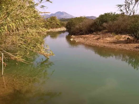 Land Of 991 M² In Crete