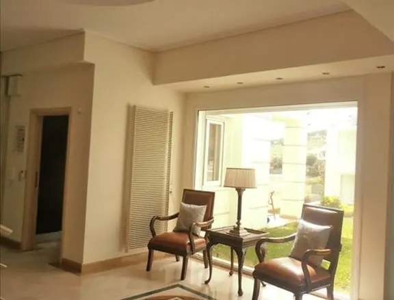 4-bedroom Villa In Markopoulo, Greece (385 M²)
