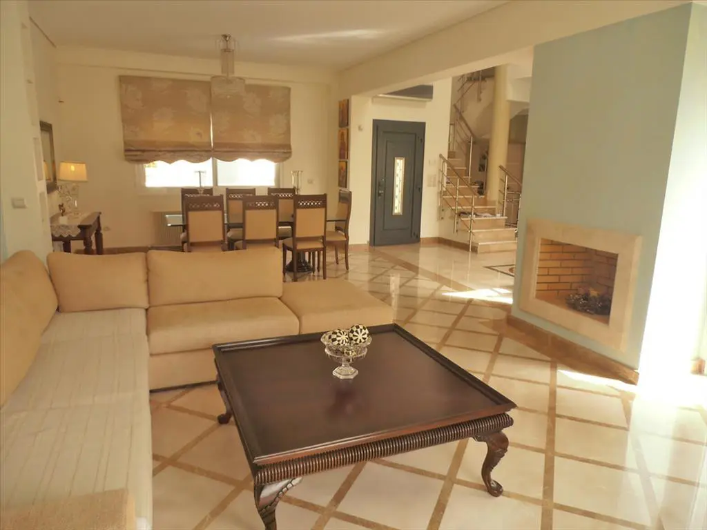 Villa Of 385 M² In Attica