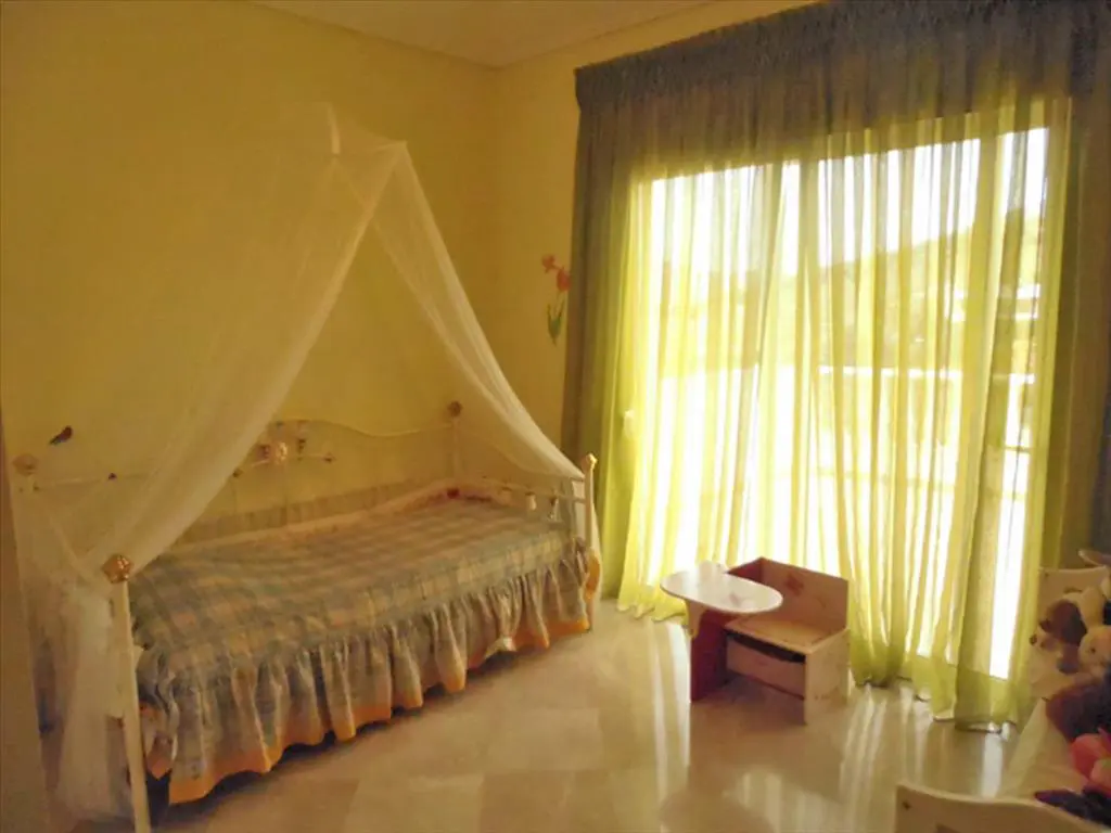 Villa Of 385 M² In Attica