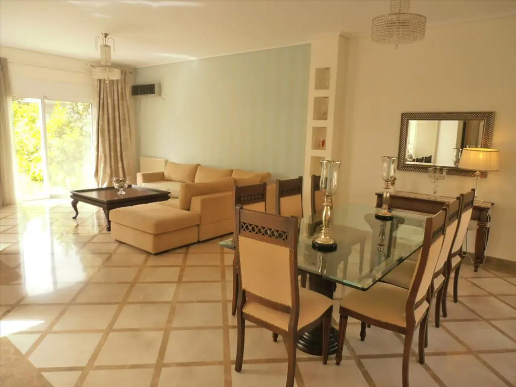 Villa Of 385 M² In Attica