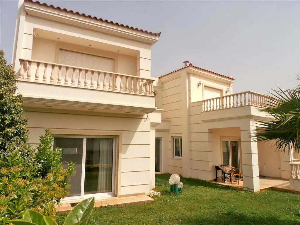 Villa Of 385 M² In Attica