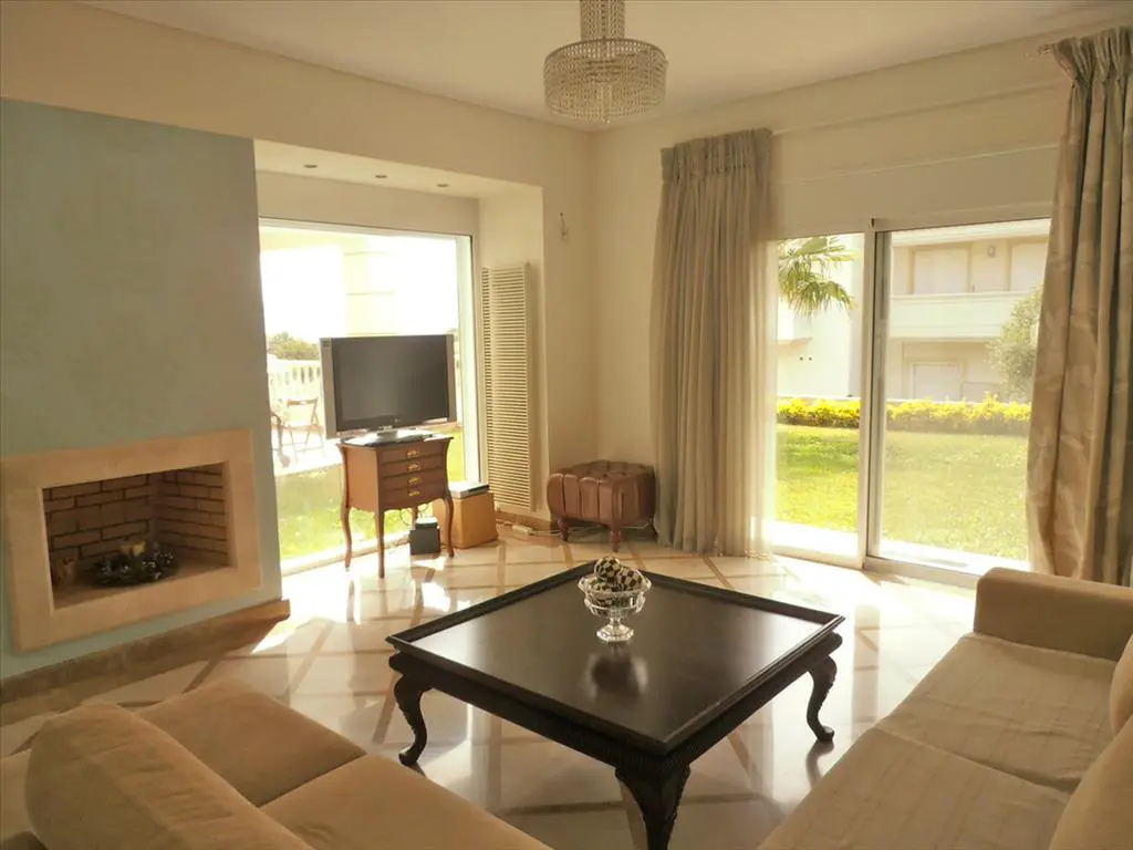 Villa Of 385 M² In Attica