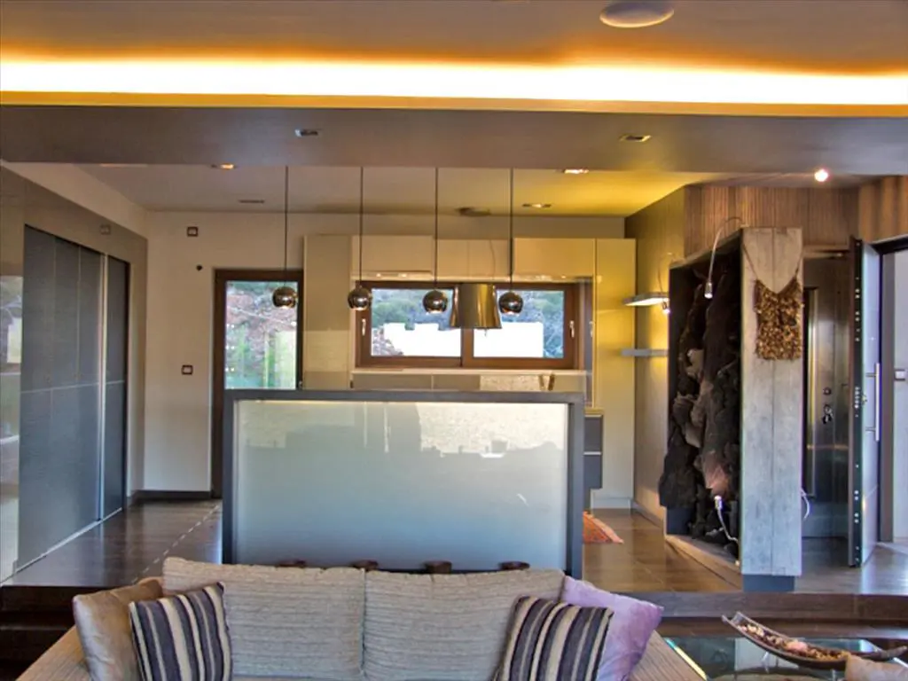 Villa Of 870 M² In Attica