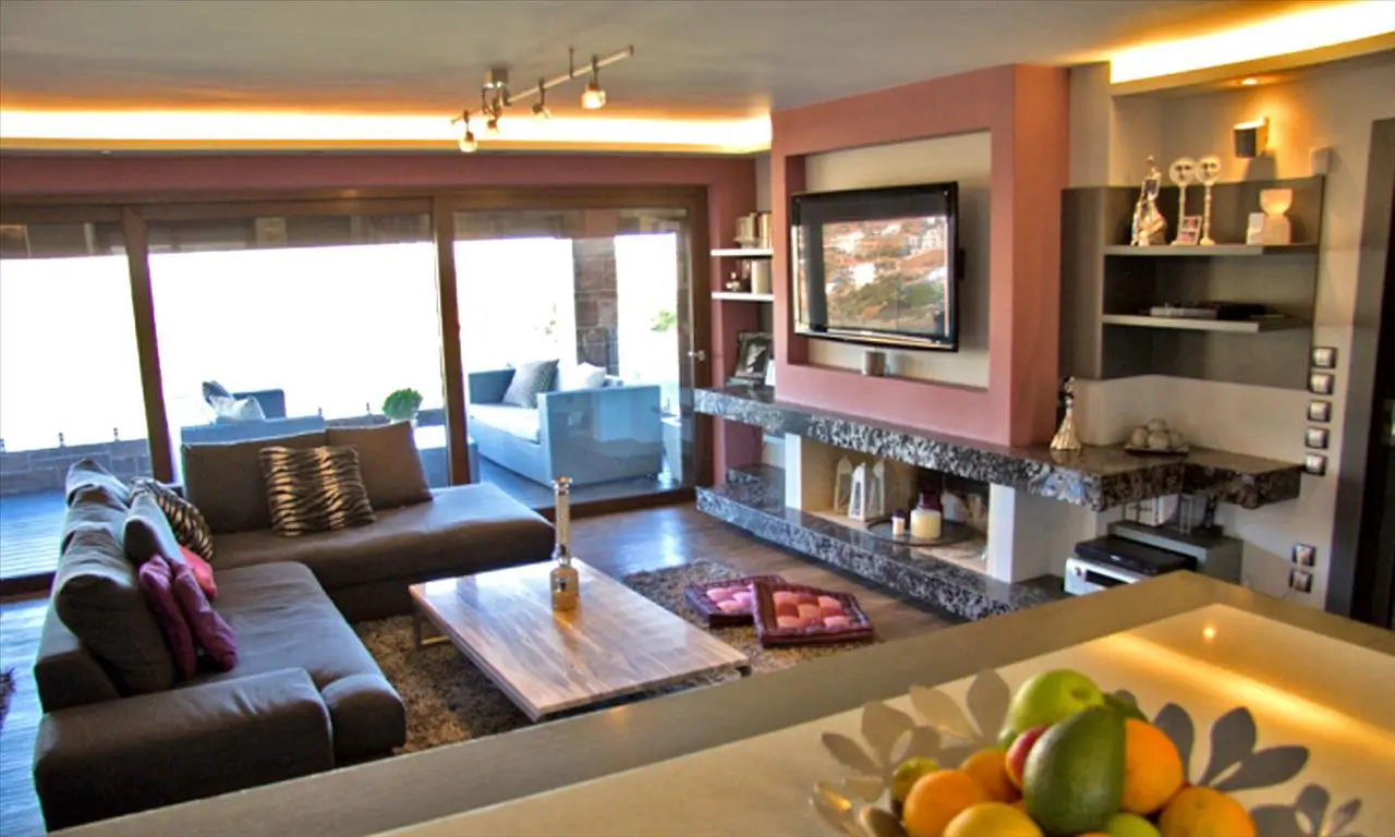 Villa Of 870 M² In Attica