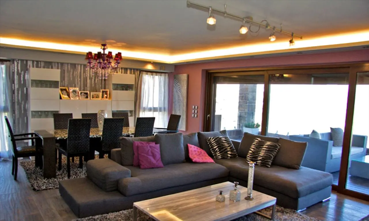 Villa Of 870 M² In Attica