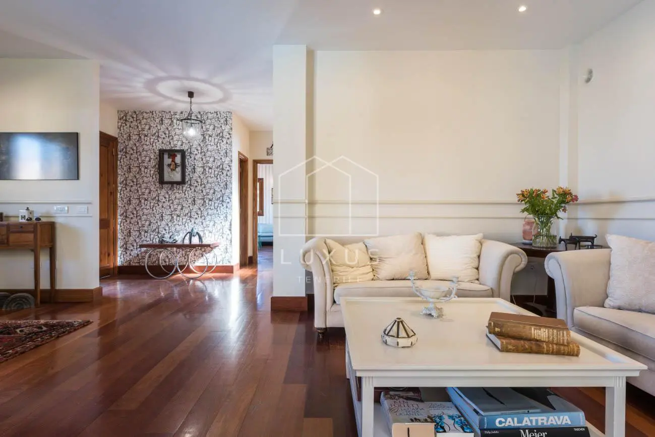Villa Of 350 M² In Puerto De La Cruz
