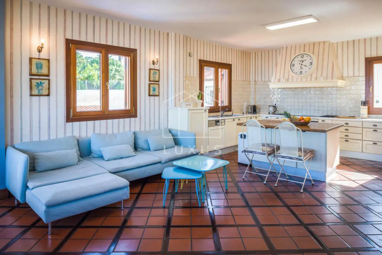 Villa Of 350 M² In Puerto De La Cruz