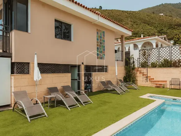4-bedroom Villa In La Orotava, Spain (200 M²)