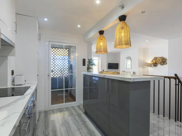 2-bedroom Property In Nueva Andalucía, Spain (100 M²)