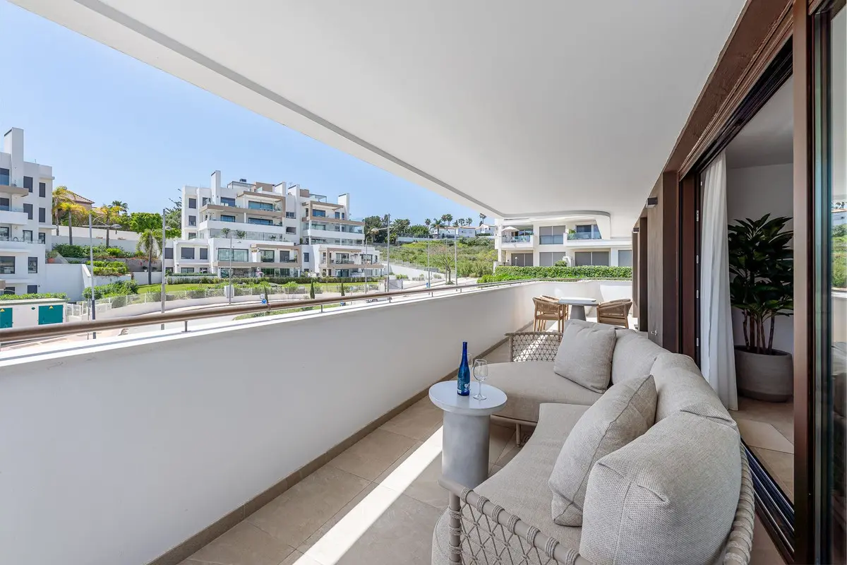 Apartment Of 115 M² With Sea Views In Estepona, Málaga, Spain