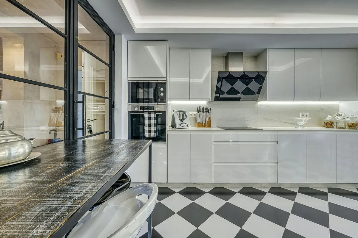 Renovated Villa With Garden In Guadalmina Baja, Málaga
