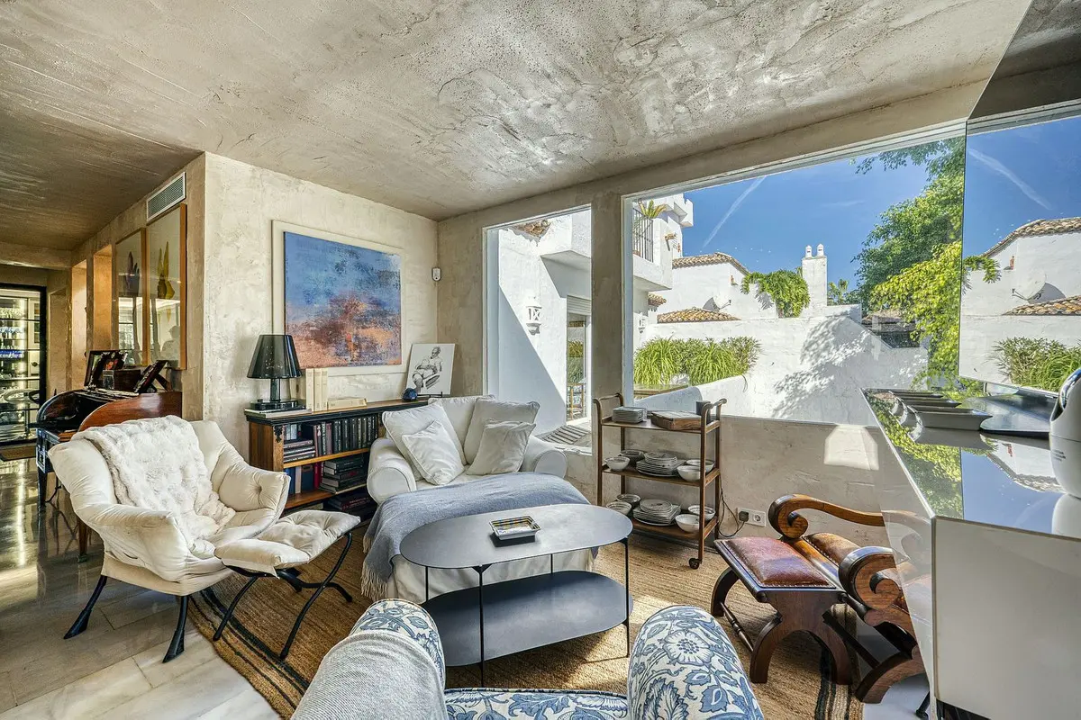 Renovated Villa With Garden In Guadalmina Baja, Málaga