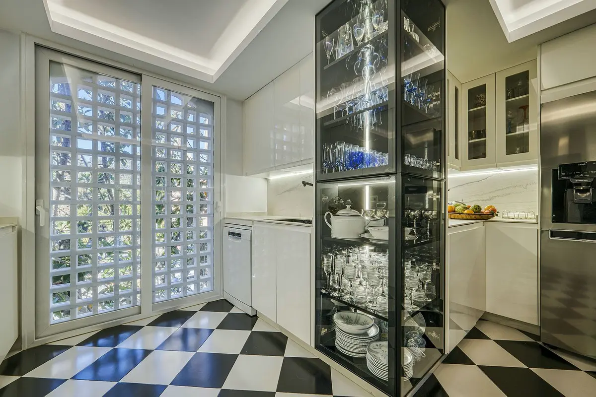 Renovated Villa With Garden In Guadalmina Baja, Málaga