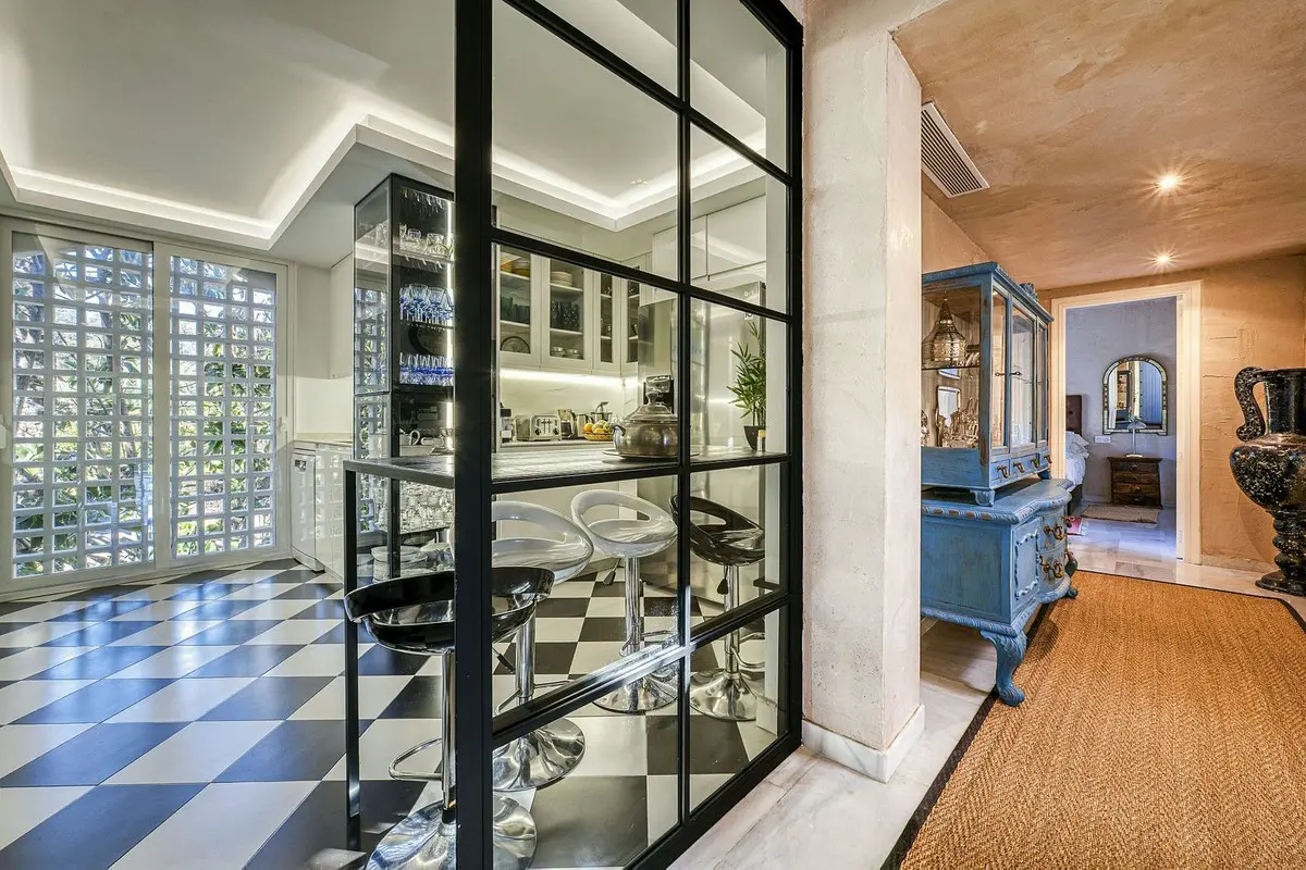 Renovated Villa With Garden In Guadalmina Baja, Málaga