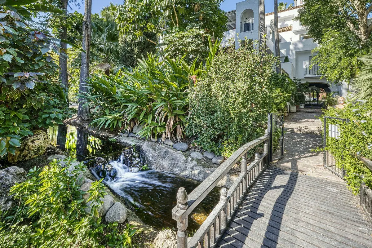 Renovated Villa With Garden In Guadalmina Baja, Málaga