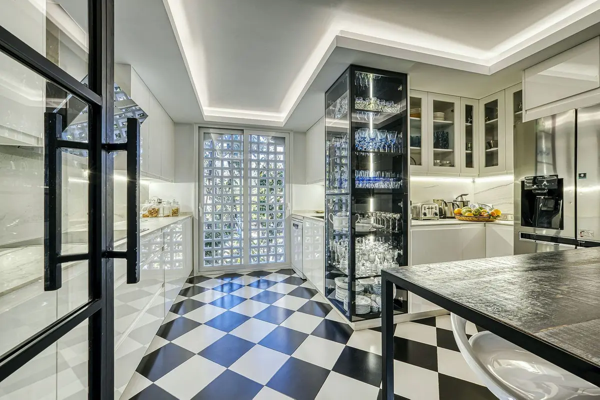 Renovated Villa With Garden In Guadalmina Baja, Málaga