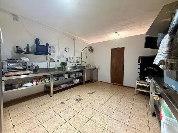 3-bedroom Townhouse In Pinoso, Spain (417 M²)