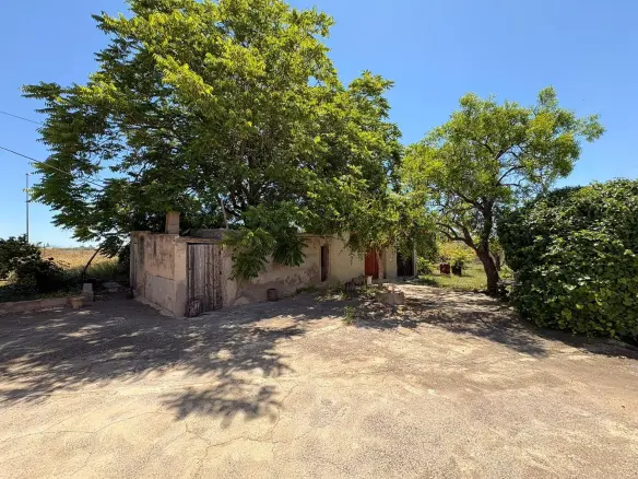 3-bedroom Country House In La Romana, Spain (150 M²)
