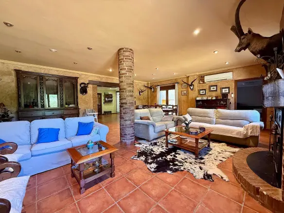 6-bedroom Detached Villa In Salinas, Spain (996 M²)