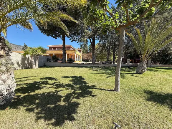 6-bedroom Detached Villa In Salinas, Spain (996 M²)