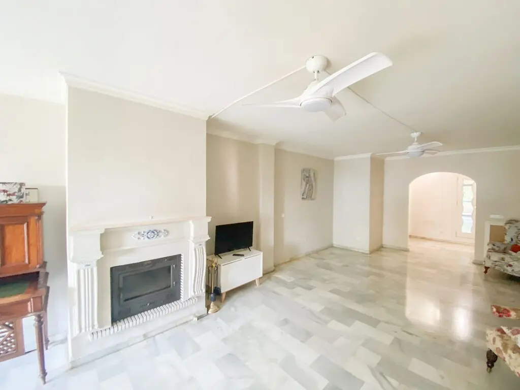 Apartment Of 0 M² With No Features In Nueva Andalucia, Spain