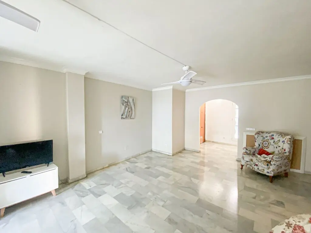 Apartment Of 0 M² With No Features In Nueva Andalucia, Spain