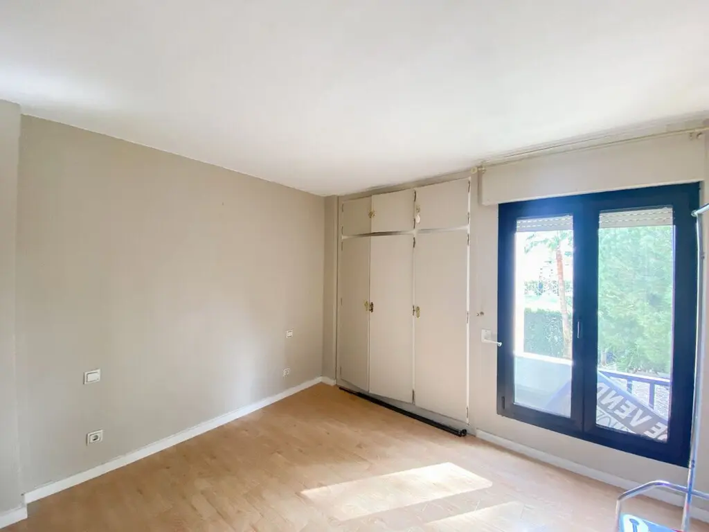 Apartment Of 0 M² With No Features In Nueva Andalucia, Spain