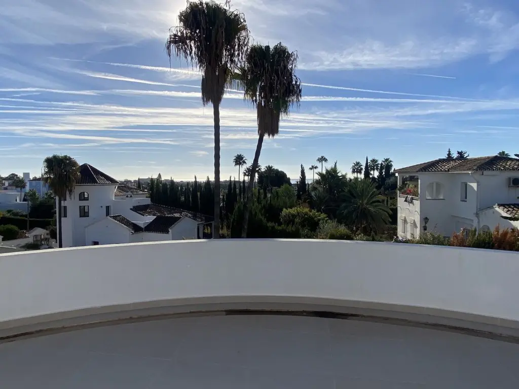 Villa Of 1000 M² In El Paraíso Spain
