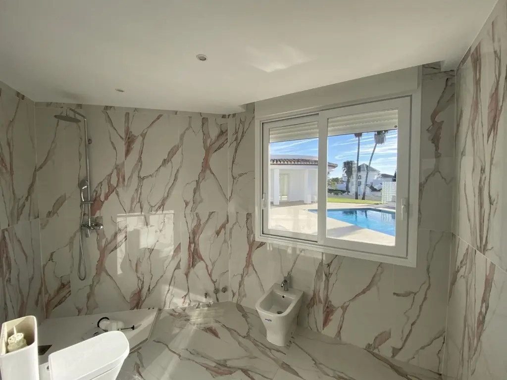 Villa Of 1000 M² In El Paraíso Spain