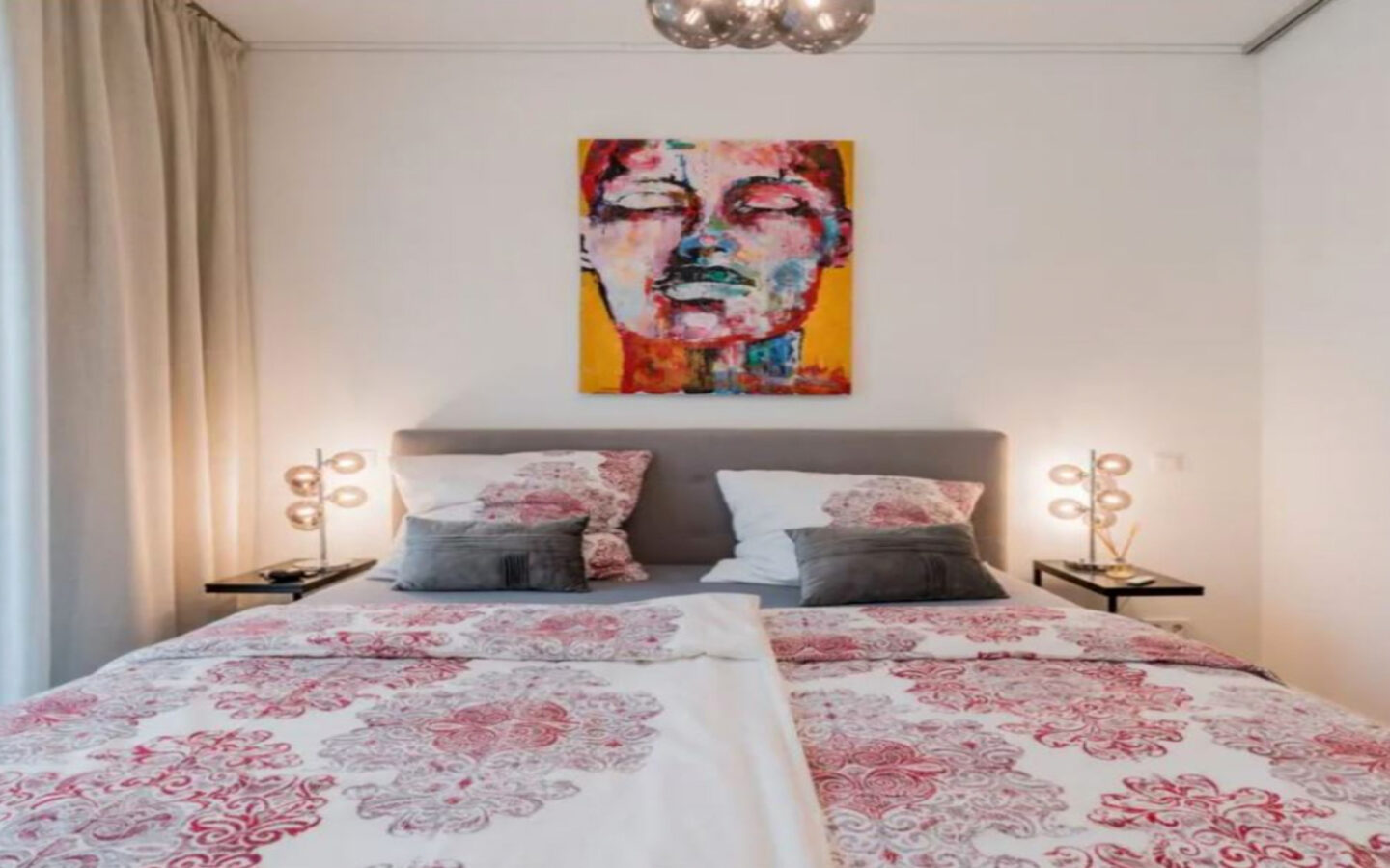 Moderne Wohlfühloase: Helle 2-zimmer-wohnung Mit Balkon Und Aufzug In Leverkusen