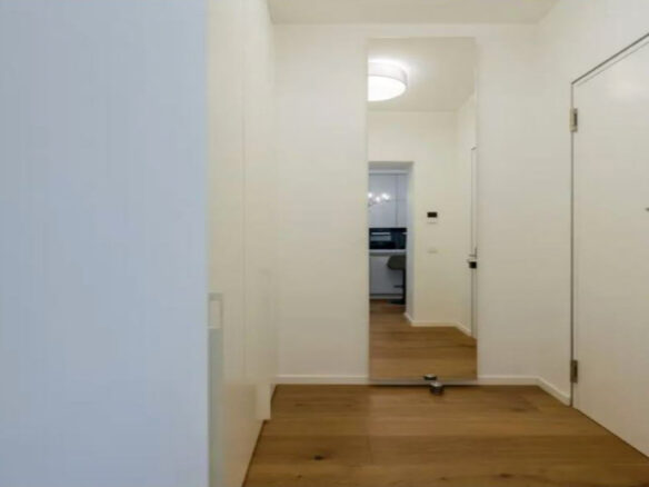 Moderne Wohlfühloase: Helle 2-zimmer-wohnung Mit Balkon Und Aufzug In Leverkusen