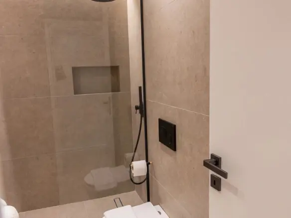 3-bedroom Flat In Neos Kosmos, Greece (102 M²)