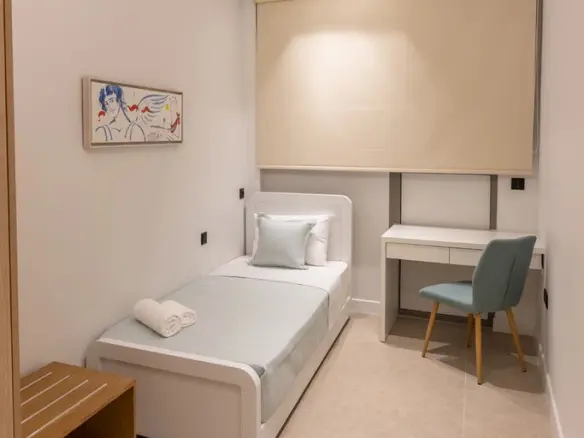 3-bedroom Flat In Neos Kosmos, Greece (102 M²)