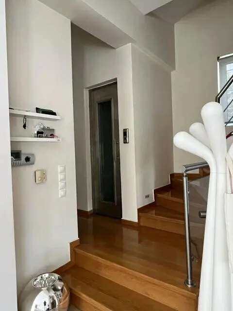 Detached House Of 320 M² In Athens