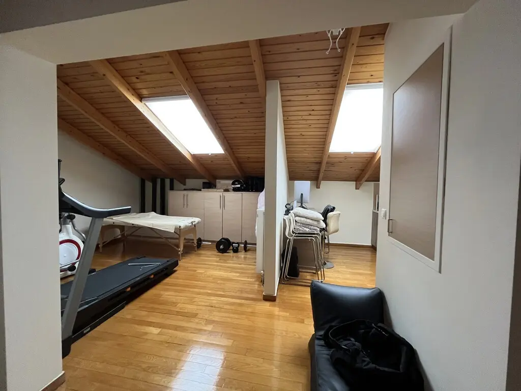 Detached House Of 320 M² In Athens