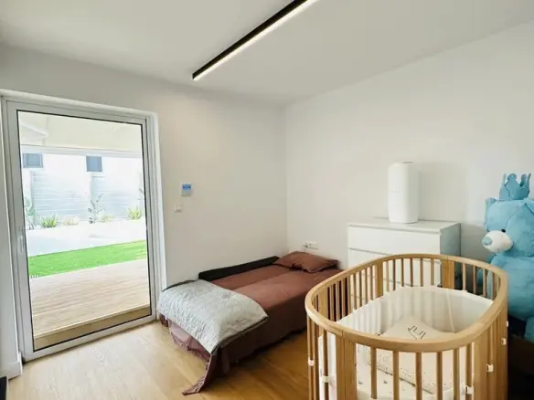 2-bedroom Flat In Voula, Greece (150 M²)