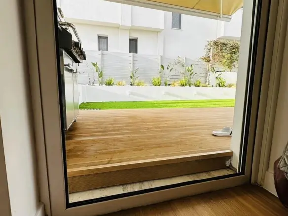 2-bedroom Flat In Voula, Greece (150 M²)